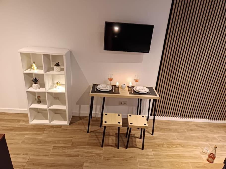 Studio20 Wifi Apartment บาเลนเซีย ภายนอก รูปภาพ
