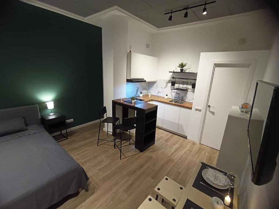 Studio20 Wifi Apartment บาเลนเซีย ภายนอก รูปภาพ