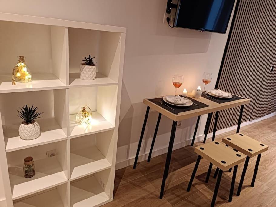 Studio20 Wifi Apartment บาเลนเซีย ภายนอก รูปภาพ